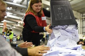 afp-early-count-points-to-record-turnout-in-scotland-vote